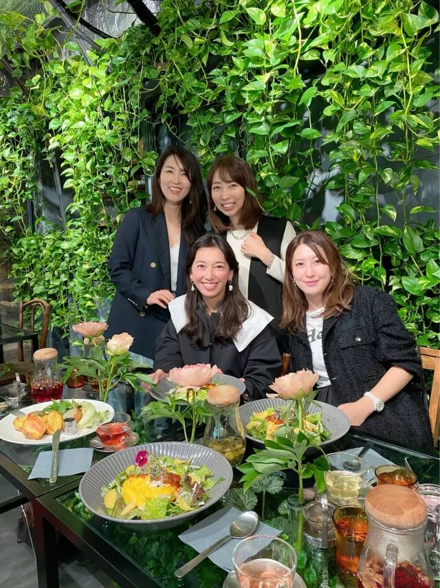 3、4人の友達グループがいる人