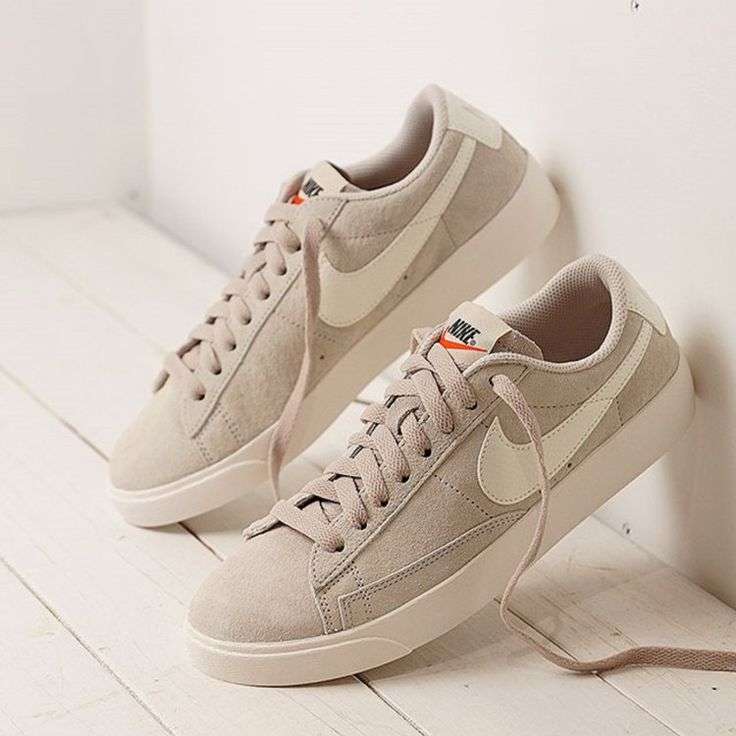 靴って何色が使える?