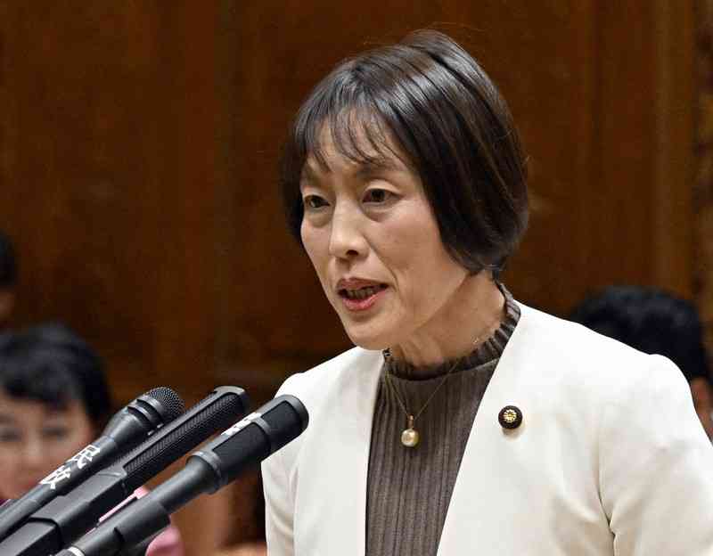 子育て世帯に「応援手当」　1人2万円、来春支給　こども家庭庁