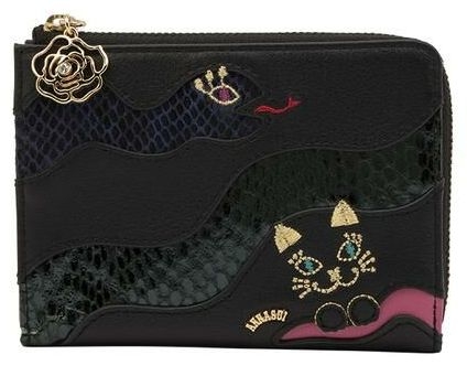 二つ折り財布使ってる人