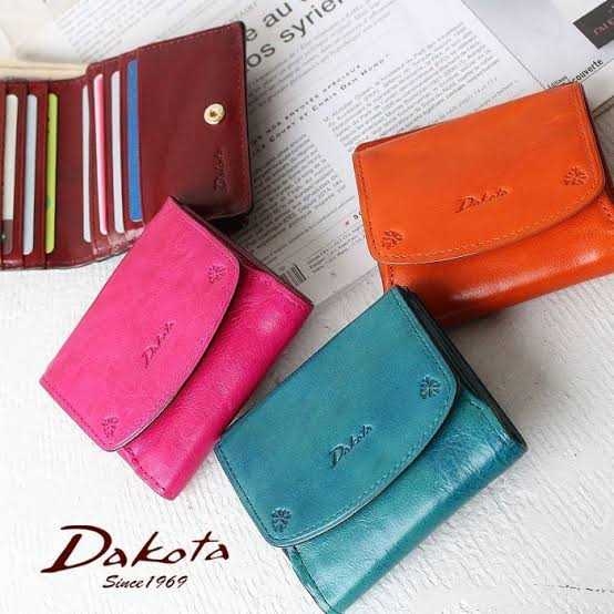 二つ折り財布使ってる人