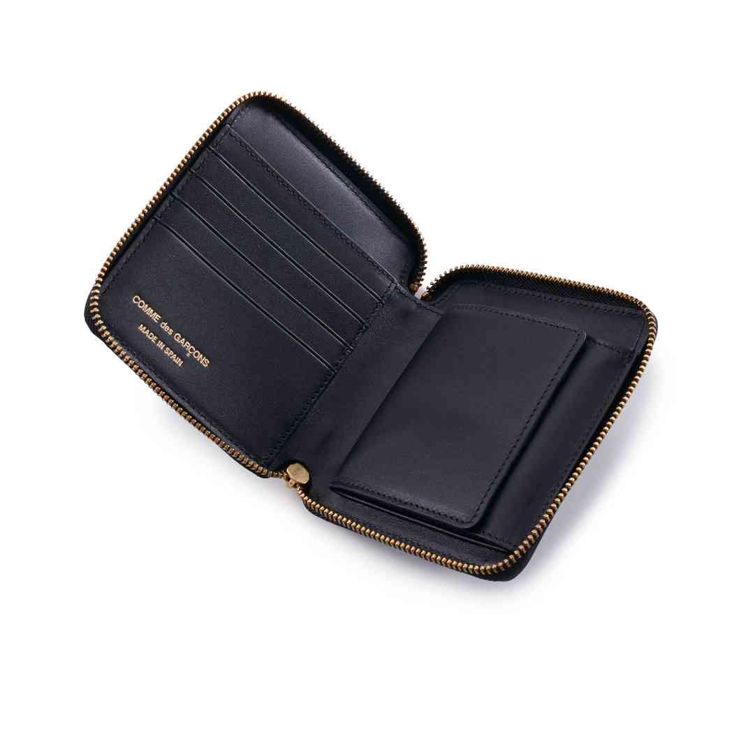 二つ折り財布使ってる人