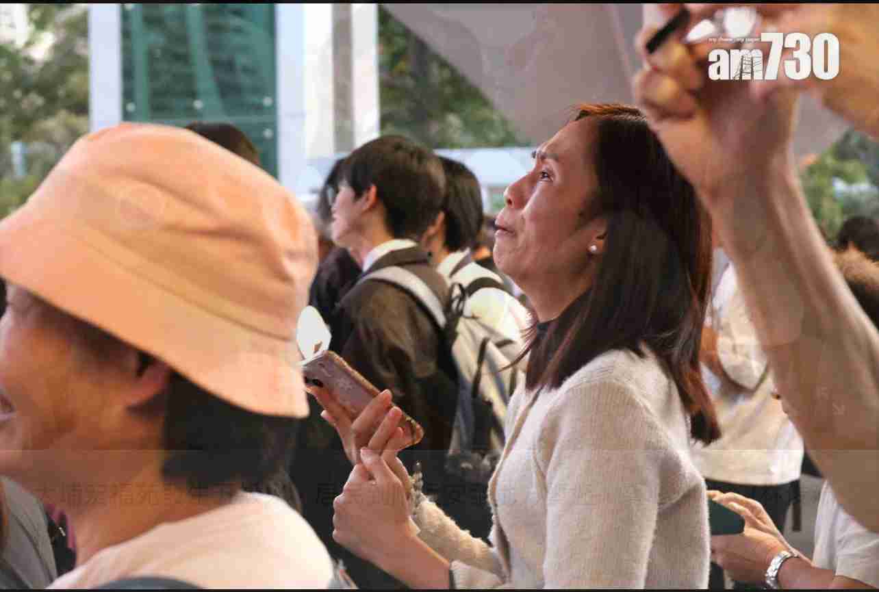 香港火災、現場では何度も爆発音　「家族が取り残された」訴える姿も