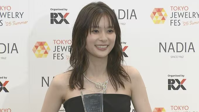 【画像】ジュエリーを身につけた日本の女優さんが見たい!