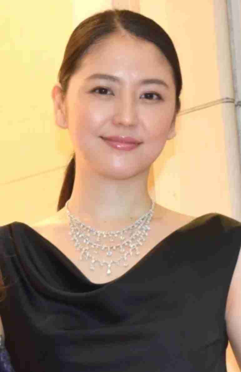 【画像】ジュエリーを身につけた日本の女優さんが見たい!