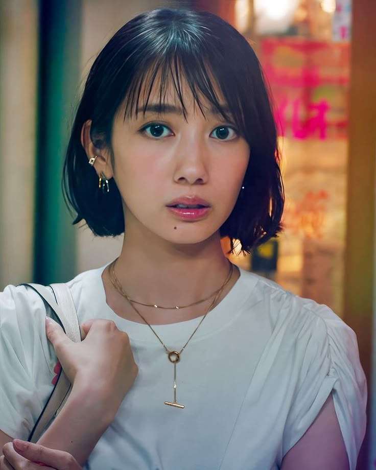 【画像】ジュエリーを身につけた日本の女優さんが見たい!