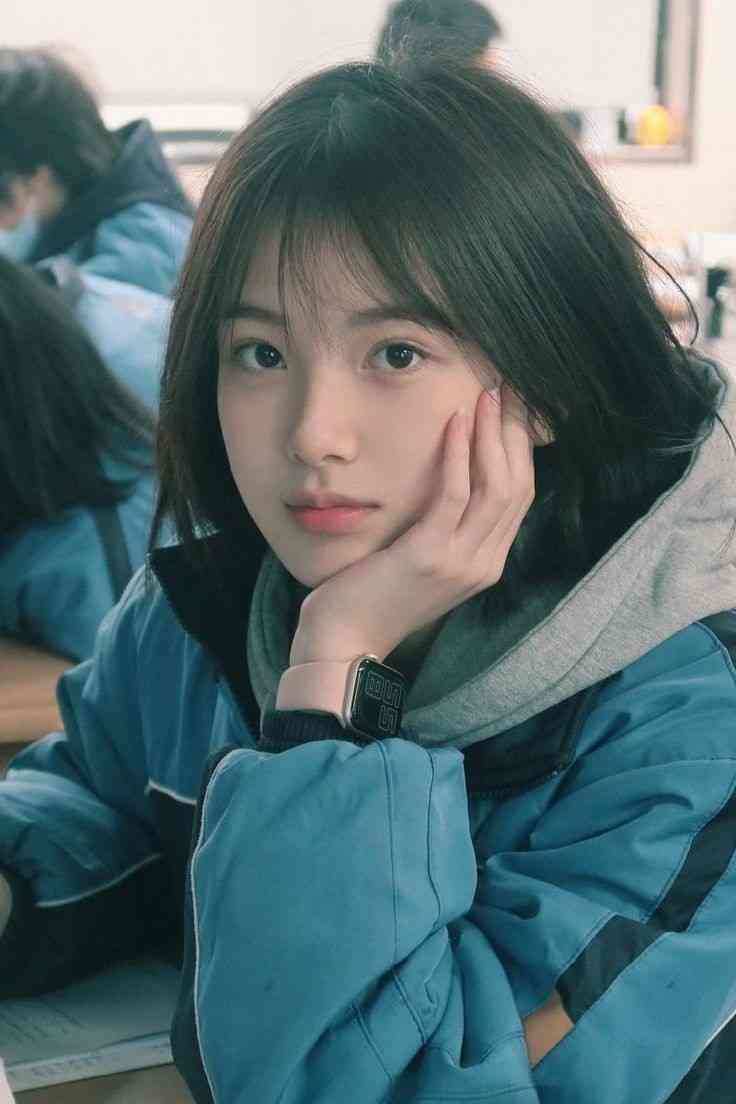 地味顔だけどモテる人