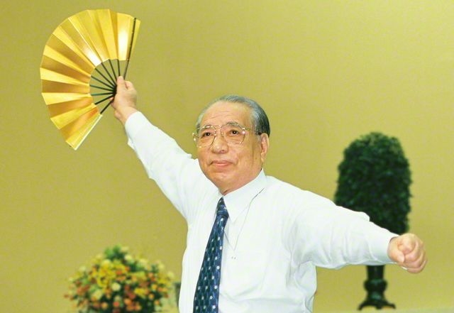 久本雅美は「“池田大作先生の枕になりたい”と」　石原さとみは「創価高校について話していた」　3回忌を迎えた「池田名誉会長」と芸能人