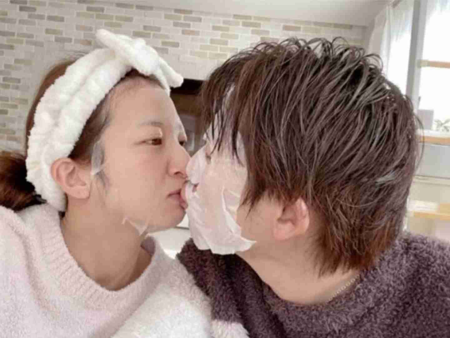杉浦太陽　辻希美と“キス”いい夫婦の日ショット公開　結婚18年「いつまでも一緒に」