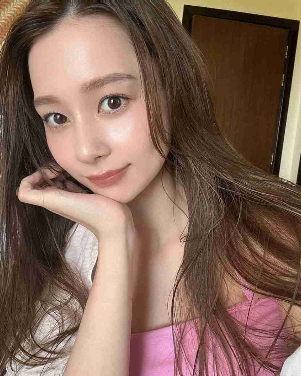 山本由伸と交際継続か、ドジャース世界一の瞬間にテラハ美女・Nikiと思しき女性の“お忍び姿”が映り込み　無双状態のピッチングに“あげまん”説も