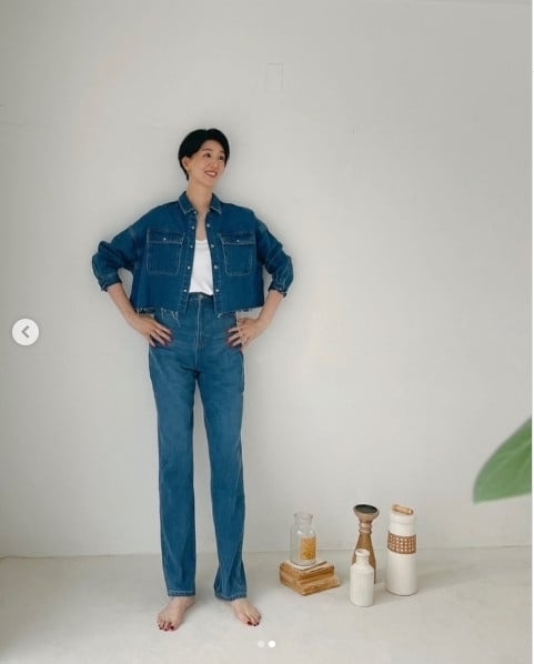 「リアル10頭身!」 カジサックの美人娘16歳、スタイル抜群な全身ショットにネット衝撃