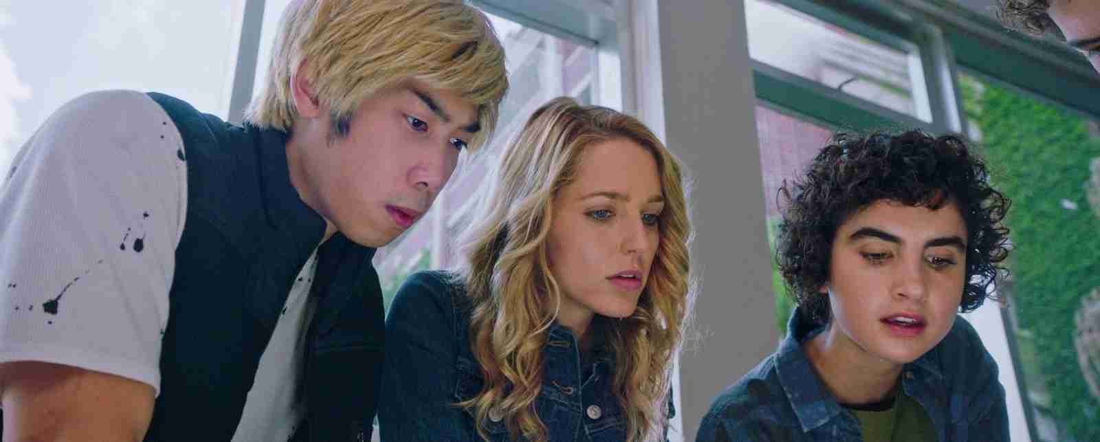 「リアル10頭身!」 カジサックの美人娘16歳、スタイル抜群な全身ショットにネット衝撃