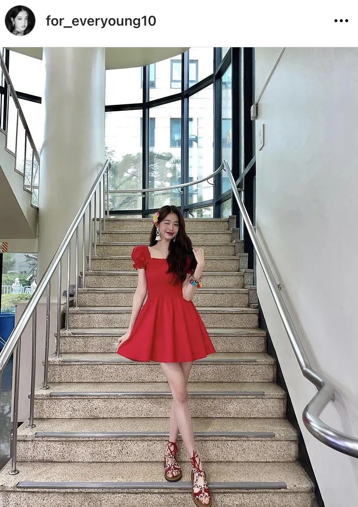 「リアル10頭身!」 カジサックの美人娘16歳、スタイル抜群な全身ショットにネット衝撃