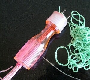 元「ジュディマリ」YUKI 53歳の近影にネット二度見「腰抜かした」「びびった」ミニ美脚「かわいいぃぃ」