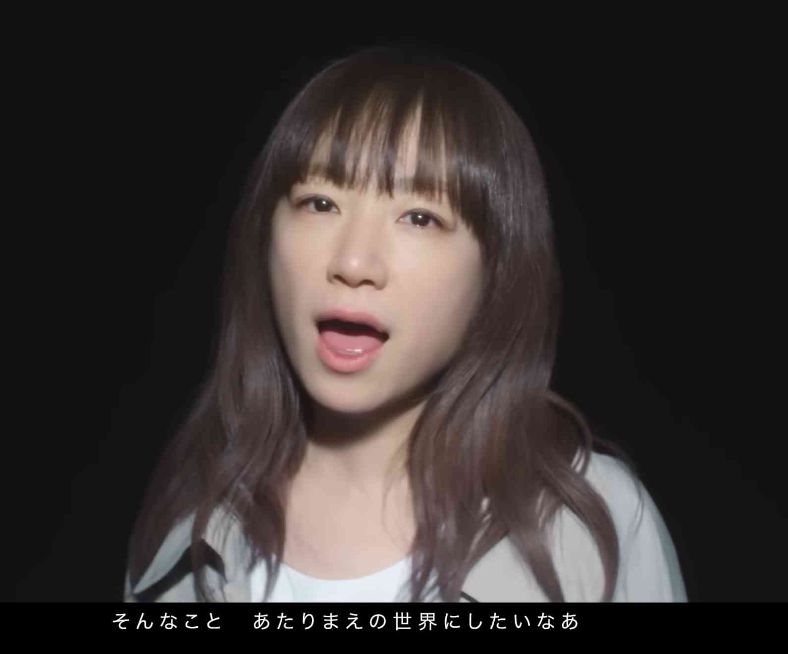 元「ジュディマリ」YUKI 53歳の近影にネット二度見「腰抜かした」「びびった」ミニ美脚「かわいいぃぃ」