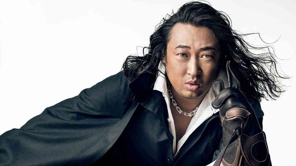 長髪が似合うイケメン