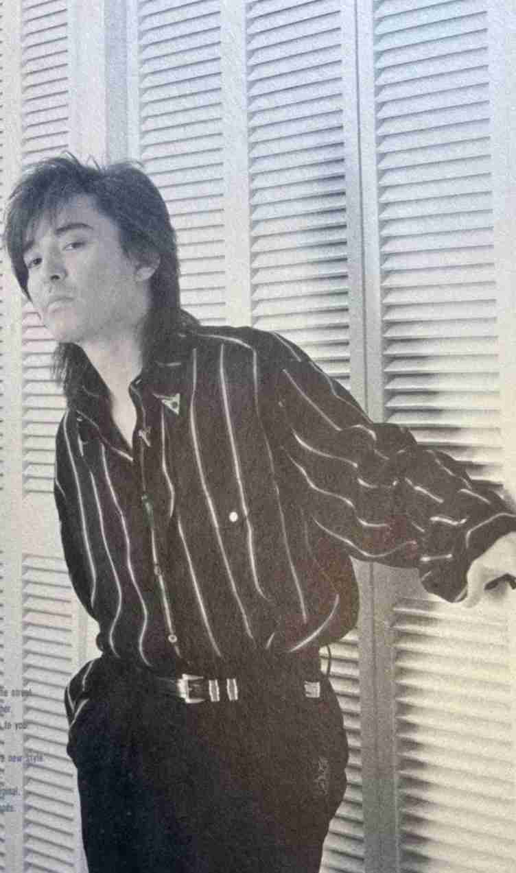 長髪が似合うイケメン