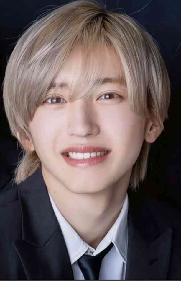 長髪が似合うイケメン