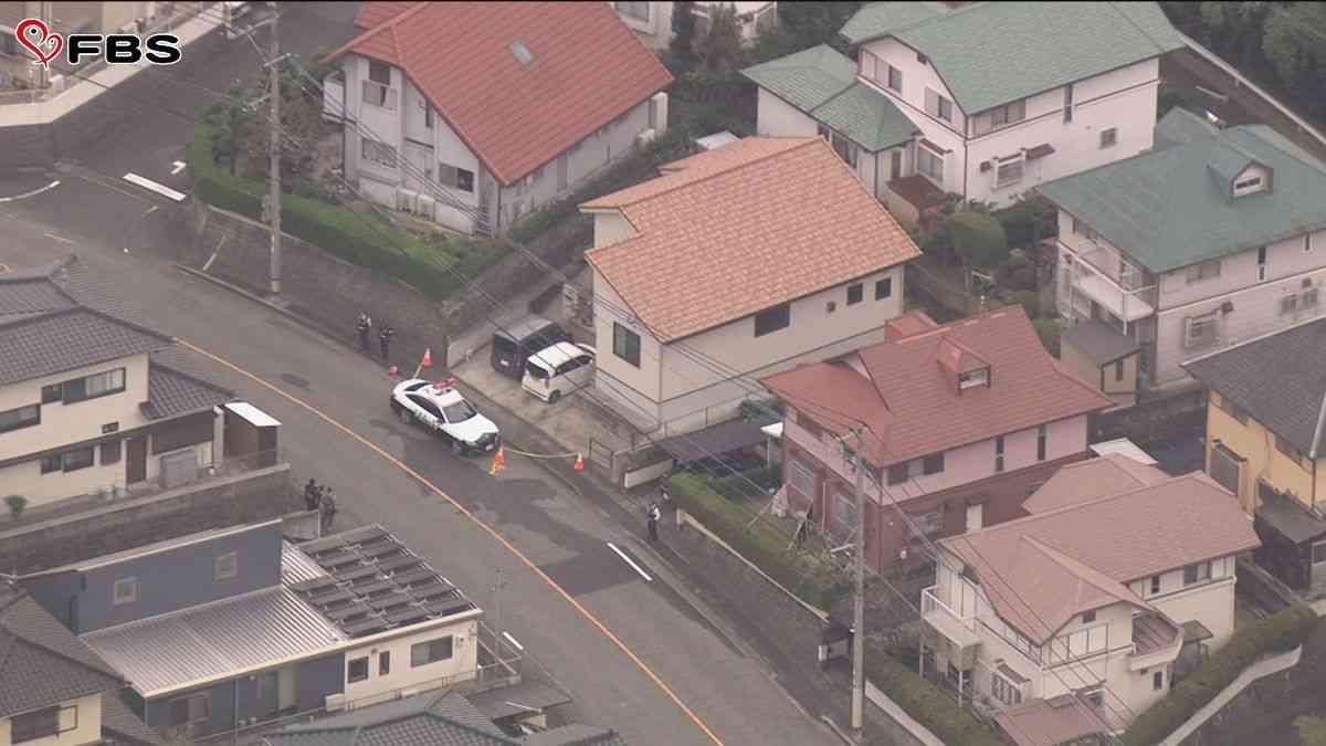 「男女が倒れている」住宅街の路上で父親を包丁で突き刺した殺人未遂の疑い　43歳の男を逮捕　父親は死亡　母親はケガ　福岡