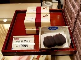 自分では買わないけど貰ったら嬉しい物