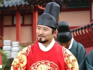 【アンチ厳禁】韓国ドラマに出てくるおじさんを語るトピ