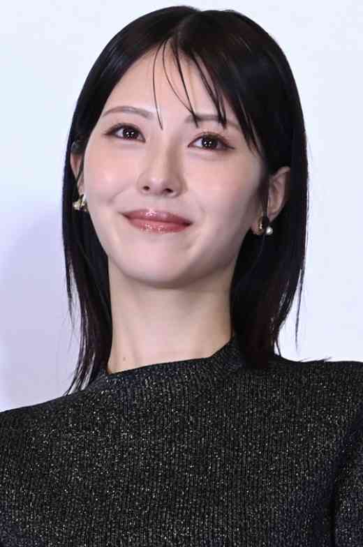 浜辺美波　最新近影のフェイスライン“ほっそり激変”に心配の声も…『24時間テレビ』から続く、多忙への懸念