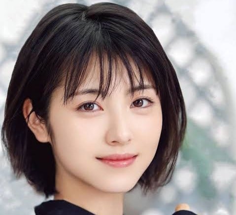 浜辺美波　最新近影のフェイスライン“ほっそり激変”に心配の声も…『24時間テレビ』から続く、多忙への懸念