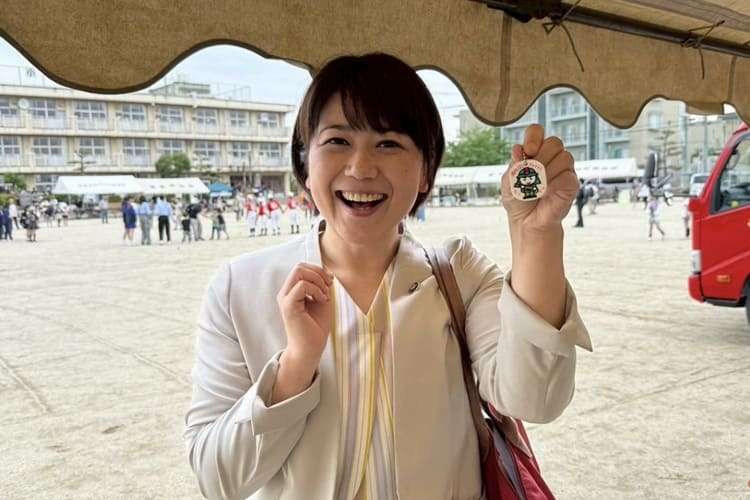 ヘアメイクファッション、全て頑張っているオバさん