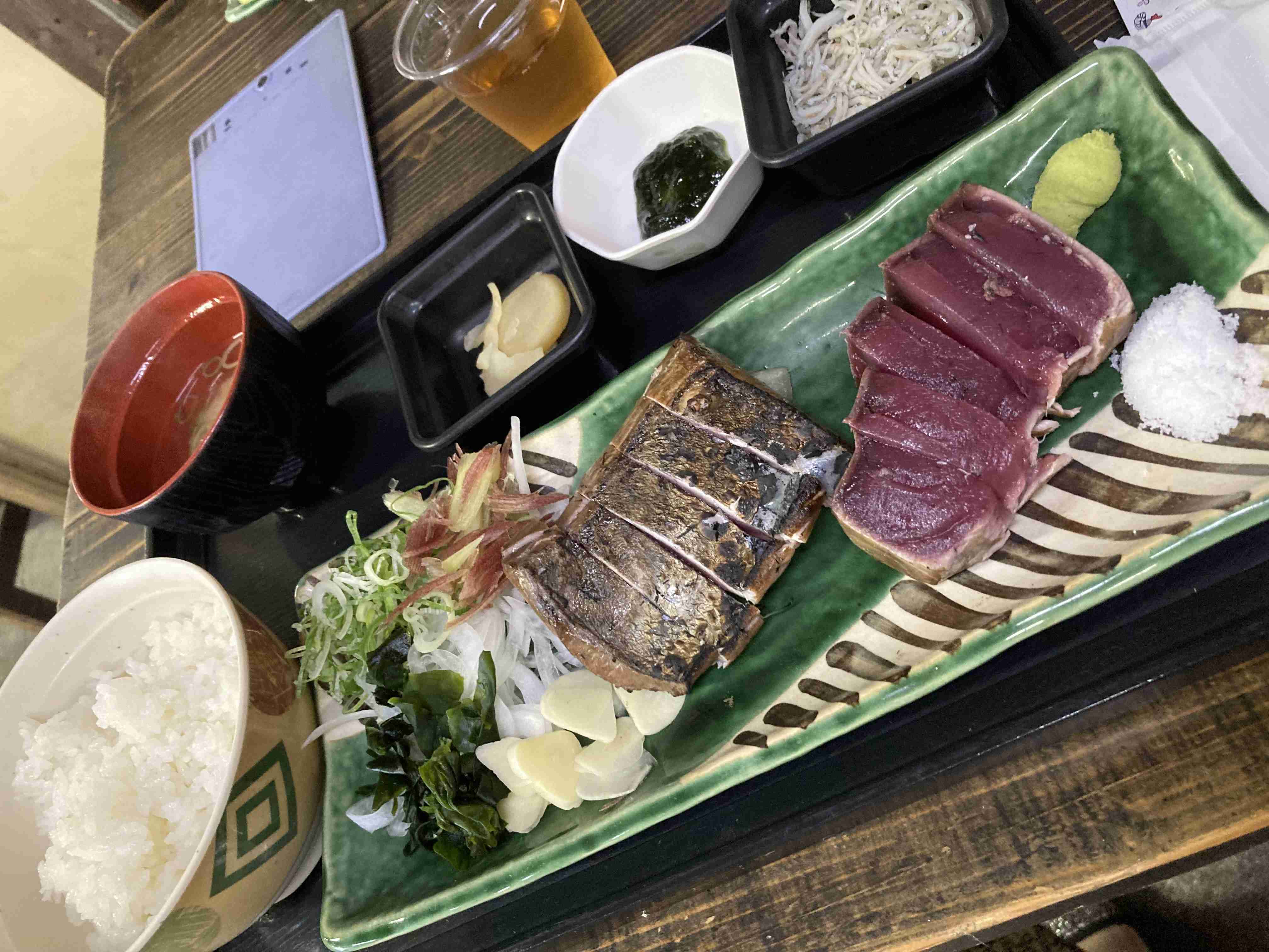 美味しいものを求めて旅行に行きたいです。