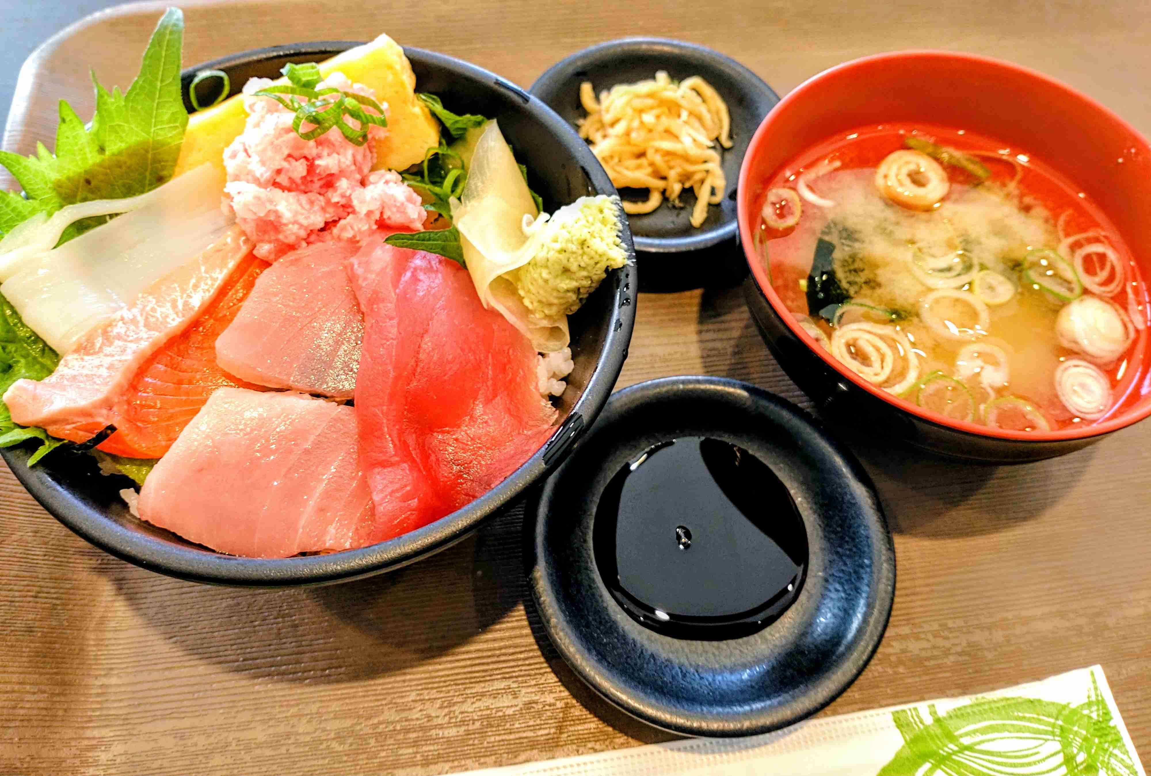 美味しいものを求めて旅行に行きたいです。