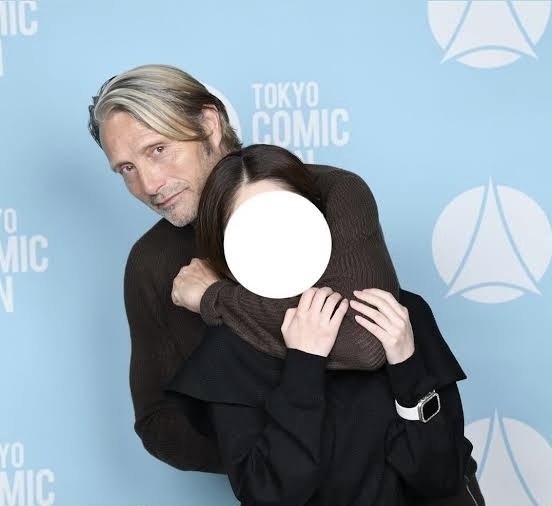 ジョニー・デップ「7万5000円」撮影会が大混乱…「20時間待って結局会えず」「トイレもずっと我慢」参加者が憤慨する “惨状”