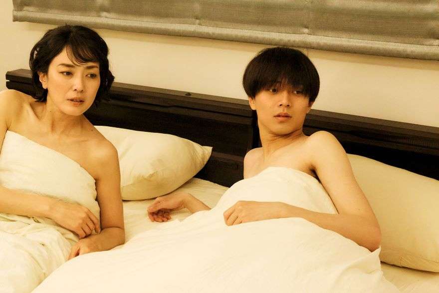 付き合ってからどれくらいでお泊まりしましたか？