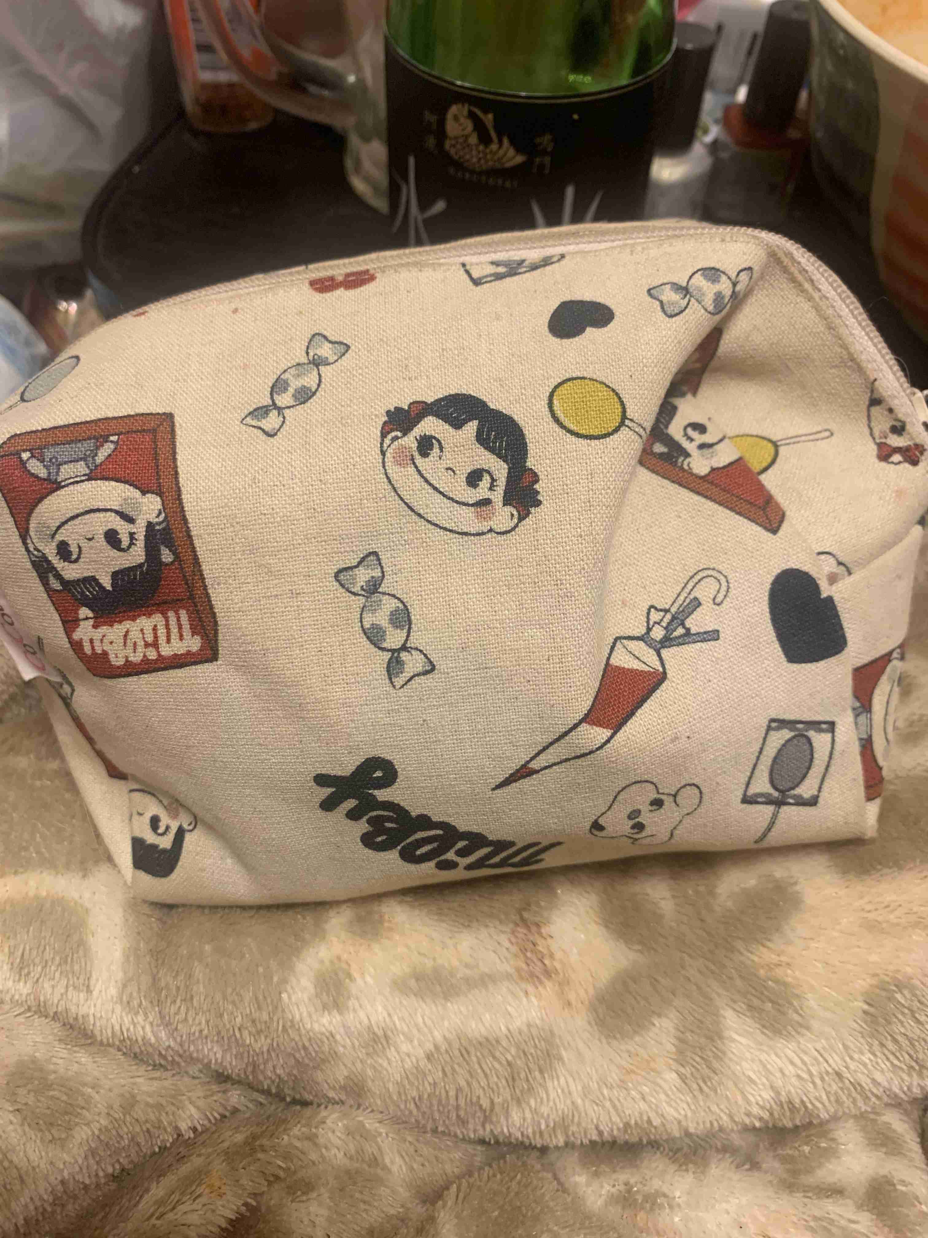 コスメポーチどんなの使ってますか?