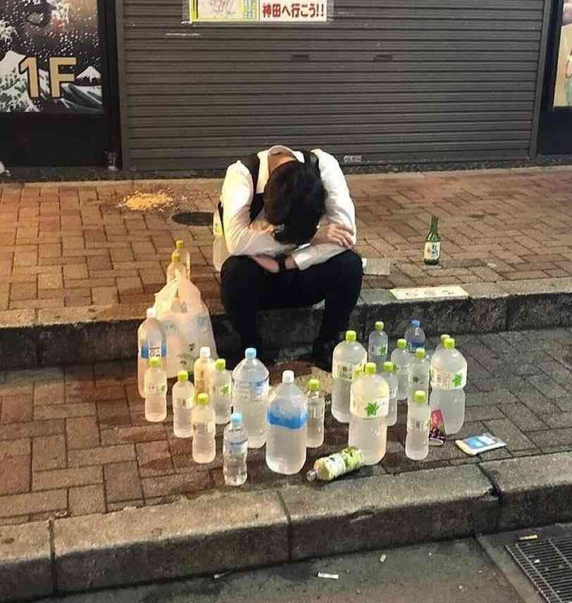 外国人は呆れている…「酒に酔って潰れる日本人」が海外で“めちゃくちゃ軽蔑”されるワケ