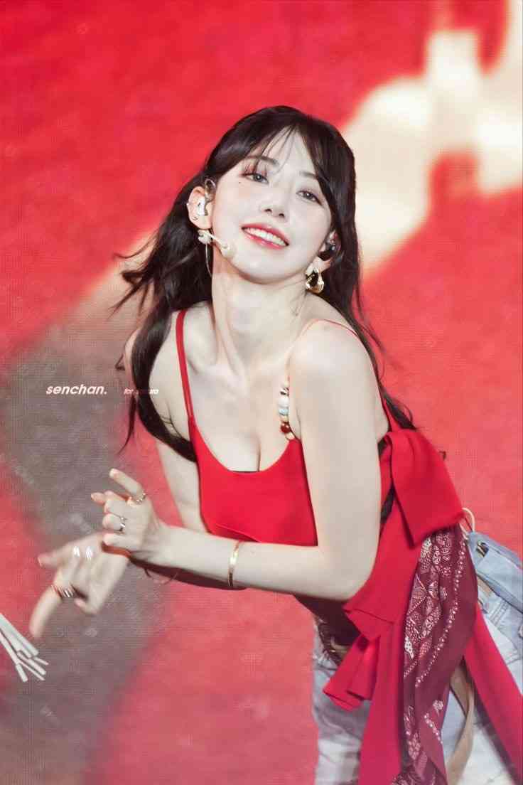 元HKT48宮脇咲良、AKB48は「努力し続けることを教えてくれた場所」20周年記念コンにメッセージ 現在はLE SSERAFIMとして活躍