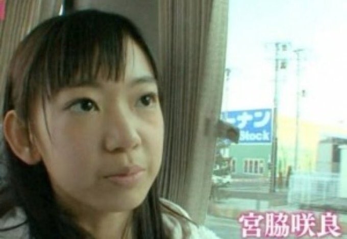 元HKT48宮脇咲良、AKB48は「努力し続けることを教えてくれた場所」20周年記念コンにメッセージ 現在はLE SSERAFIMとして活躍