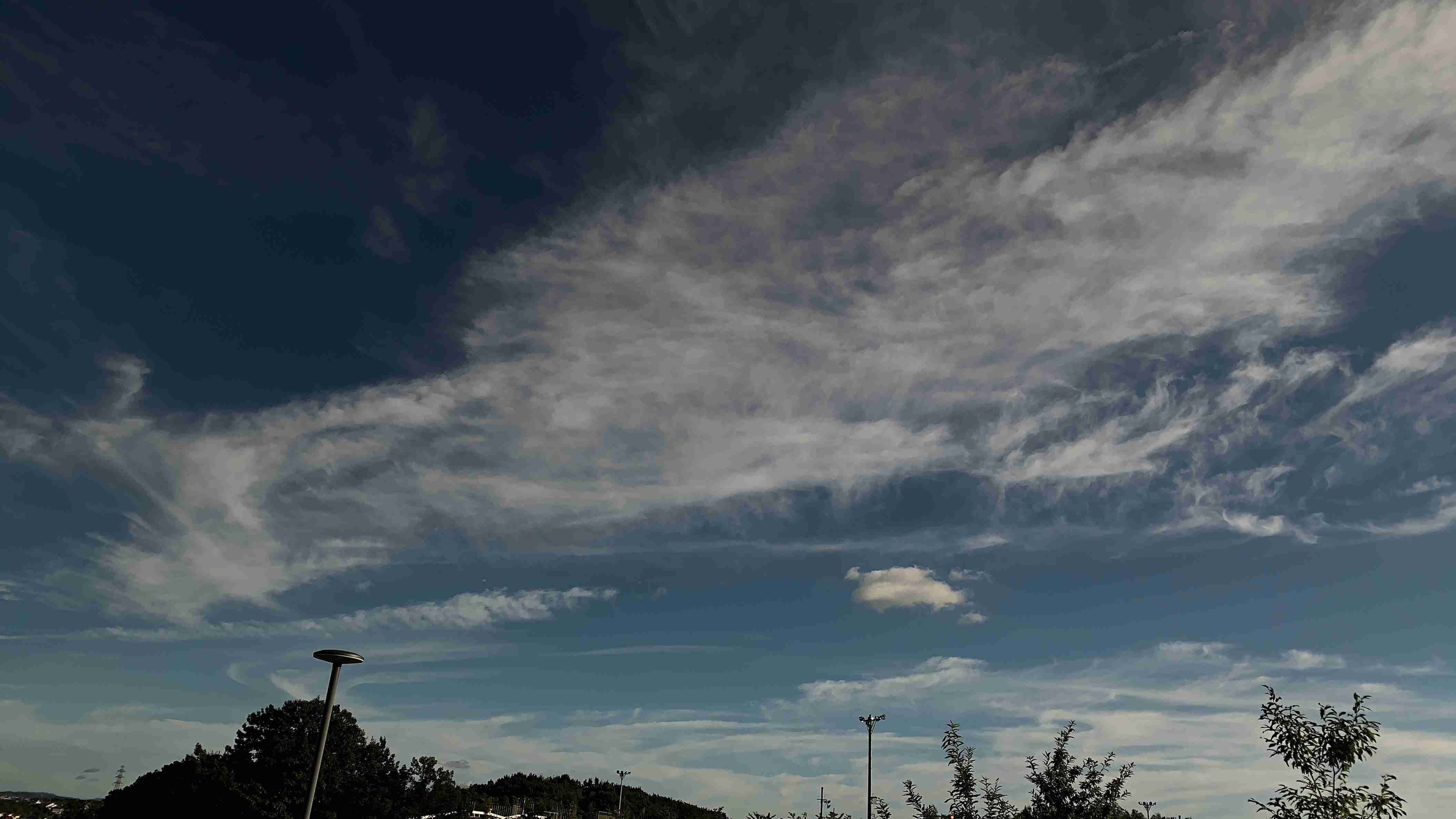 皆さんが撮った空の画像を見せて下さい