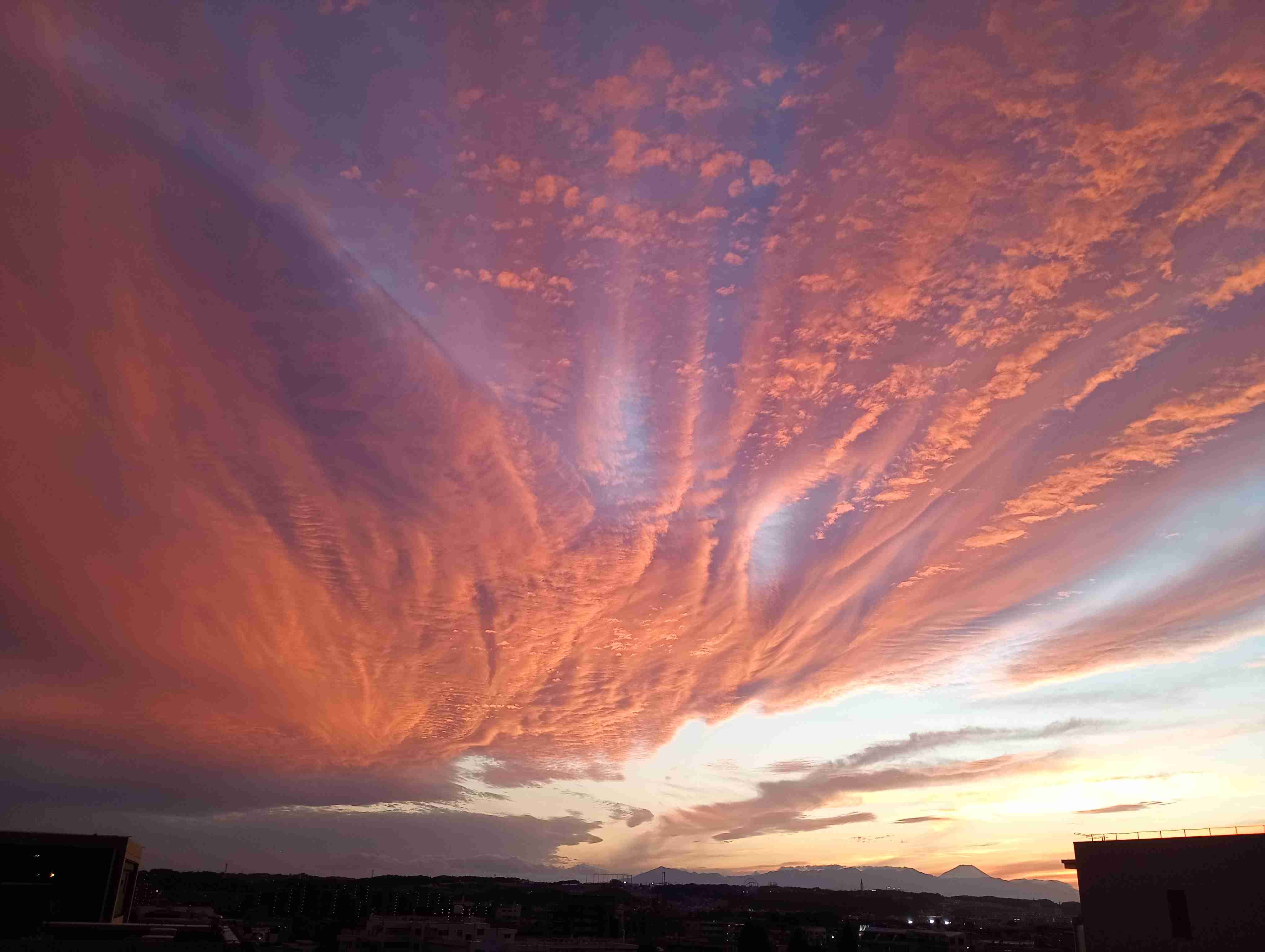 皆さんが撮った空の画像を見せて下さい