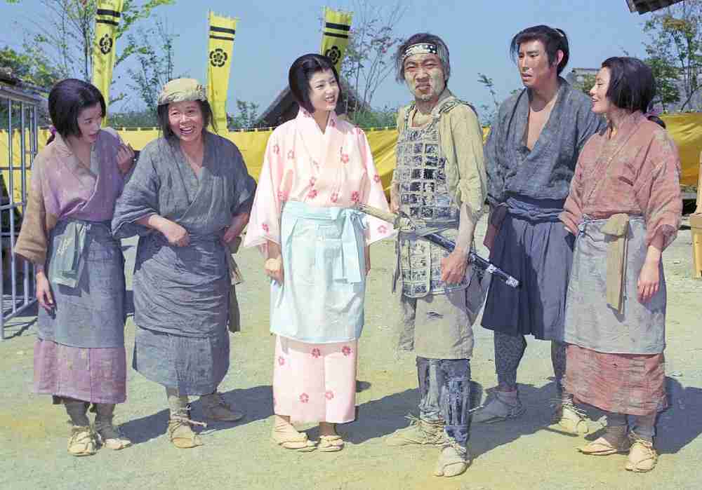 来年大河『豊臣兄弟!』扮装解禁 仲野太賀、池松壮亮、浜辺美波、吉岡里帆ら「遂に」「豪華」「めちゃくちゃ似合ってる」