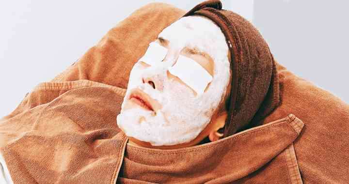 美容系のものを購入するとき、必ず試しますか?