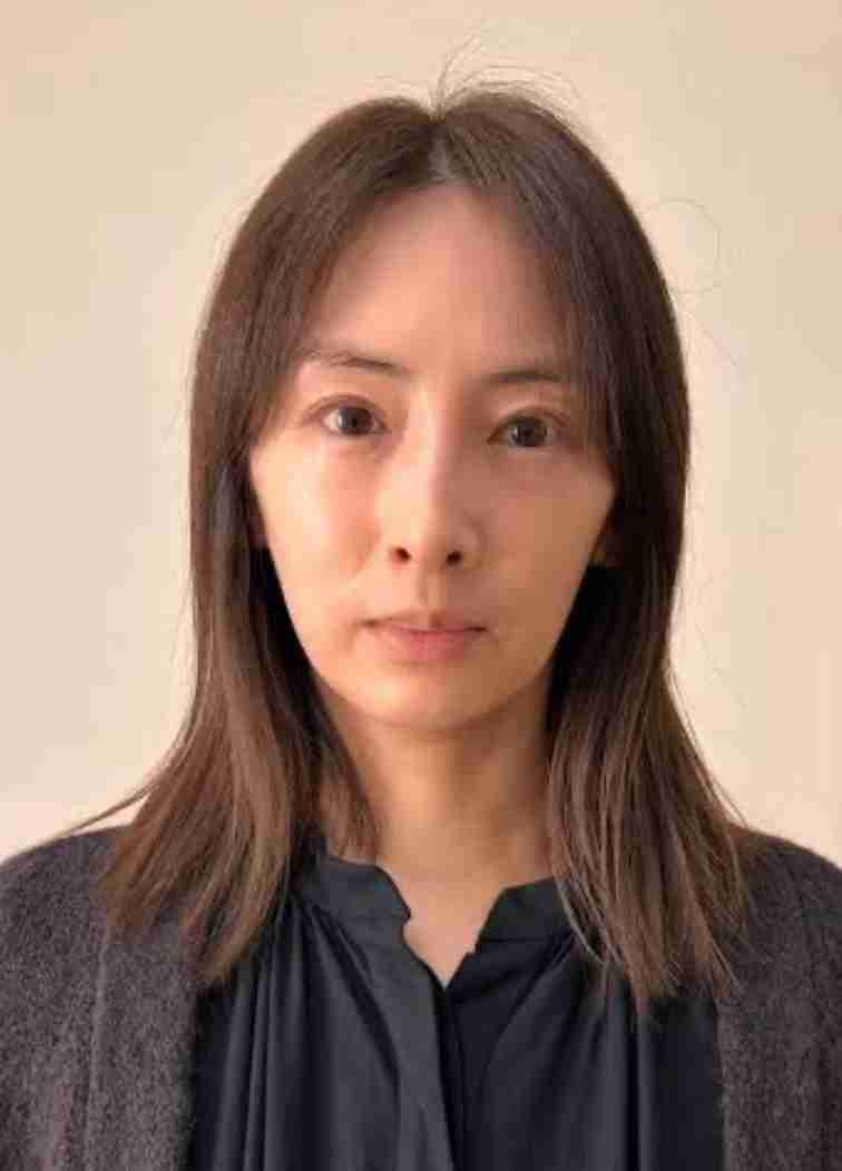 頬がコケてる人