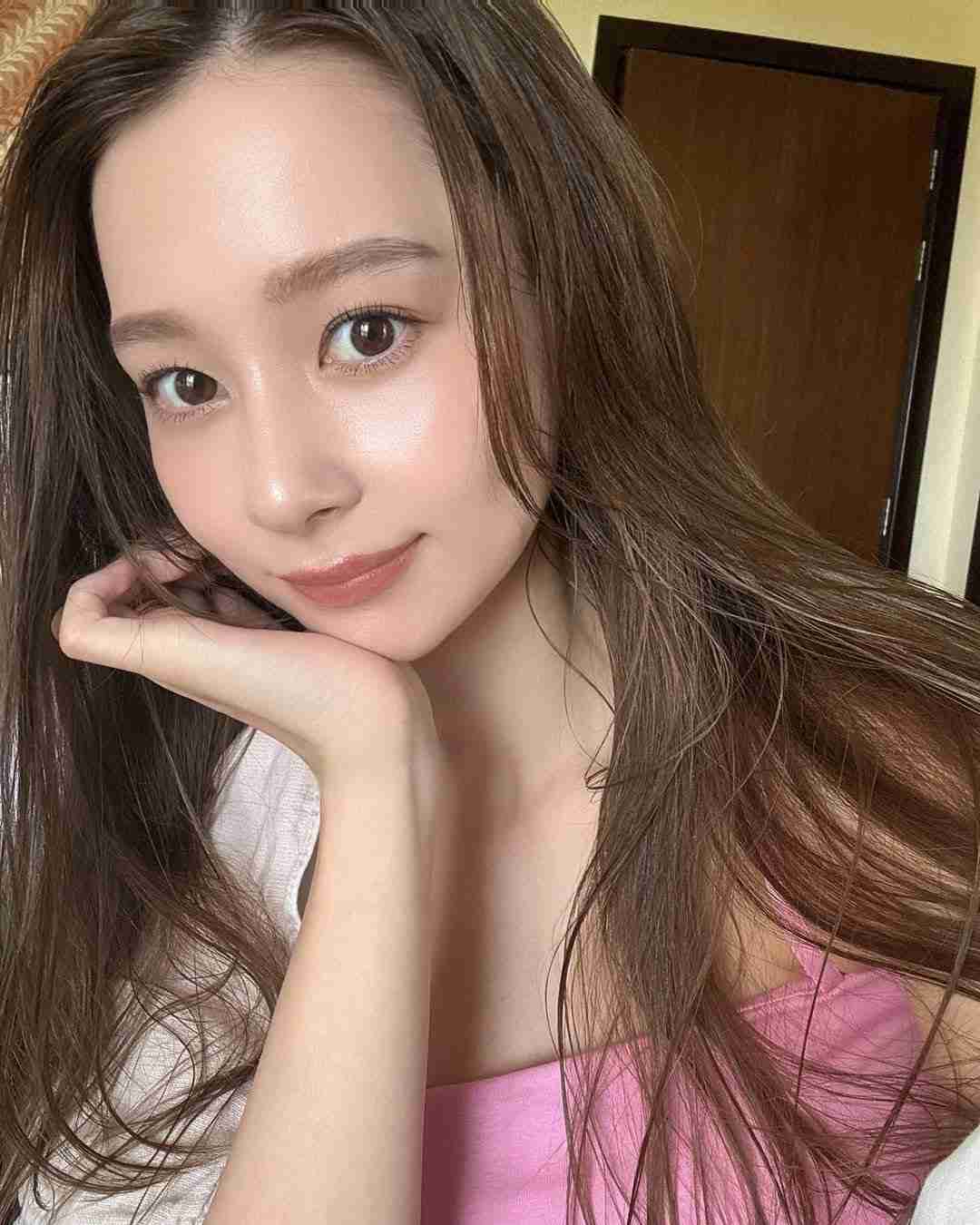 《バズった動画の女性は別人だった》Niki、山本由伸とはすでに“円満破局”　それでも「交際関係を否定しない」理由