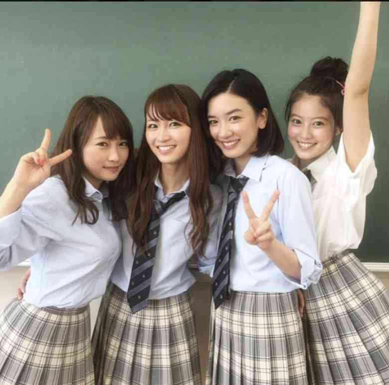 「セクシーすぎる」今田美桜、デコルテ全開！キラキラドレス姿が「天使」「あかん」「リアルプリンセス」