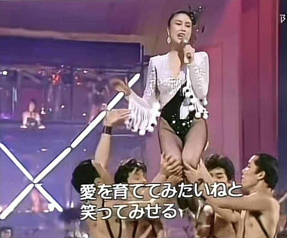 ＮＨＫ出て大丈夫？ｗ「限界攻めてる」ちゃんみなの紅白に騒然「ボス感最高」「腰抜かさなかった？」衣装は独特レディー・ガガ風