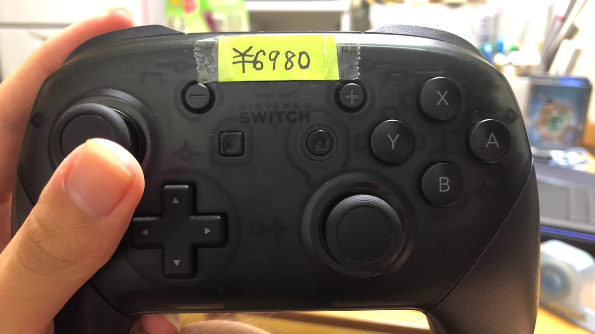 「Switch2頼んだのに歴史マンガ…」SNSで“サンタの教育的指導”が話題！元子どもたちが語る「絶望のクリスマス」被害報告会