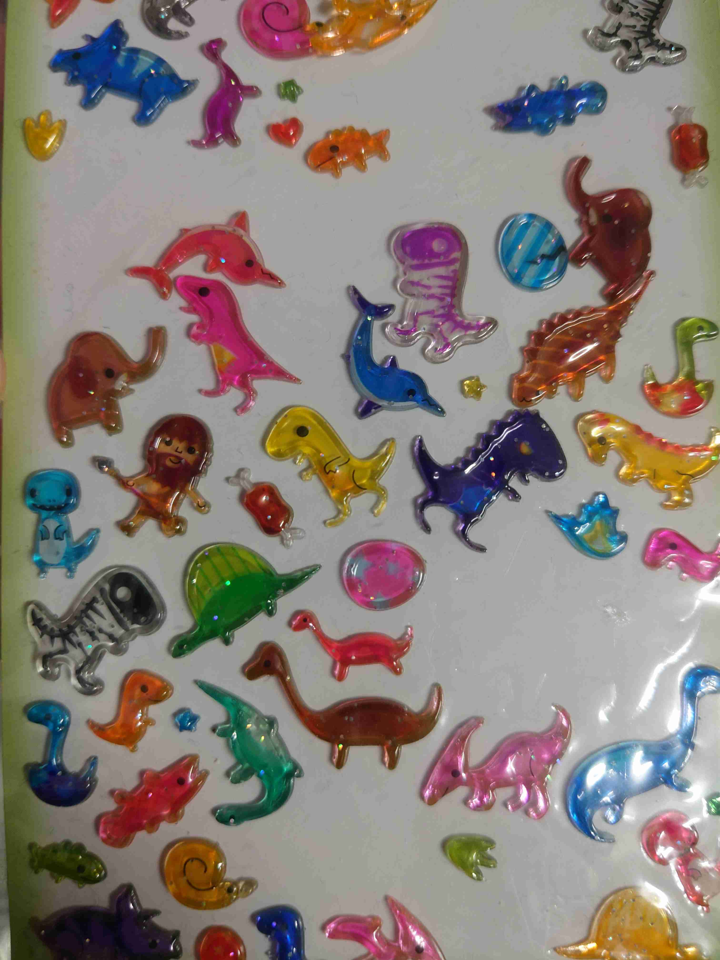 【大流行】ぷっくり“シール”　SNS投稿で「平成レトロ」ブーム広がる　集めるだけでない魅力とは　