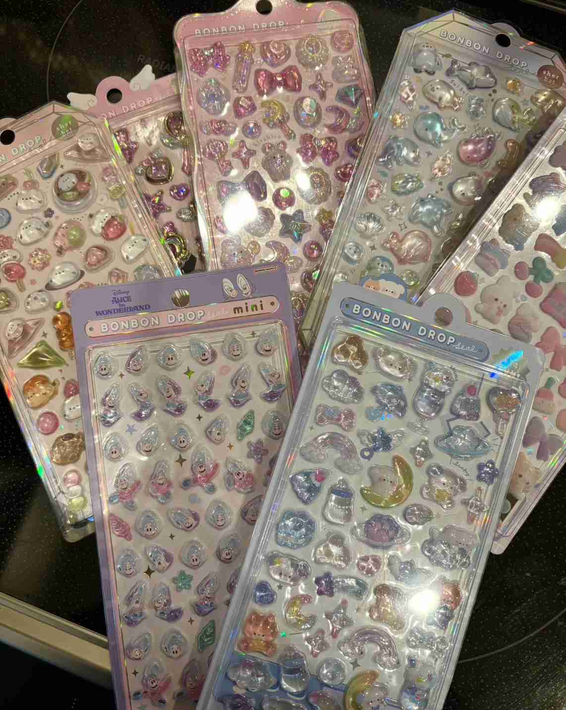 【大流行】ぷっくり“シール”　SNS投稿で「平成レトロ」ブーム広がる　集めるだけでない魅力とは　