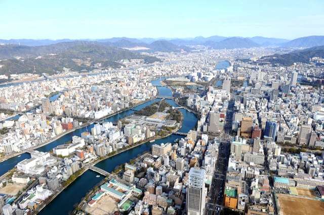 都会でも田舎でもないところに住んでる人