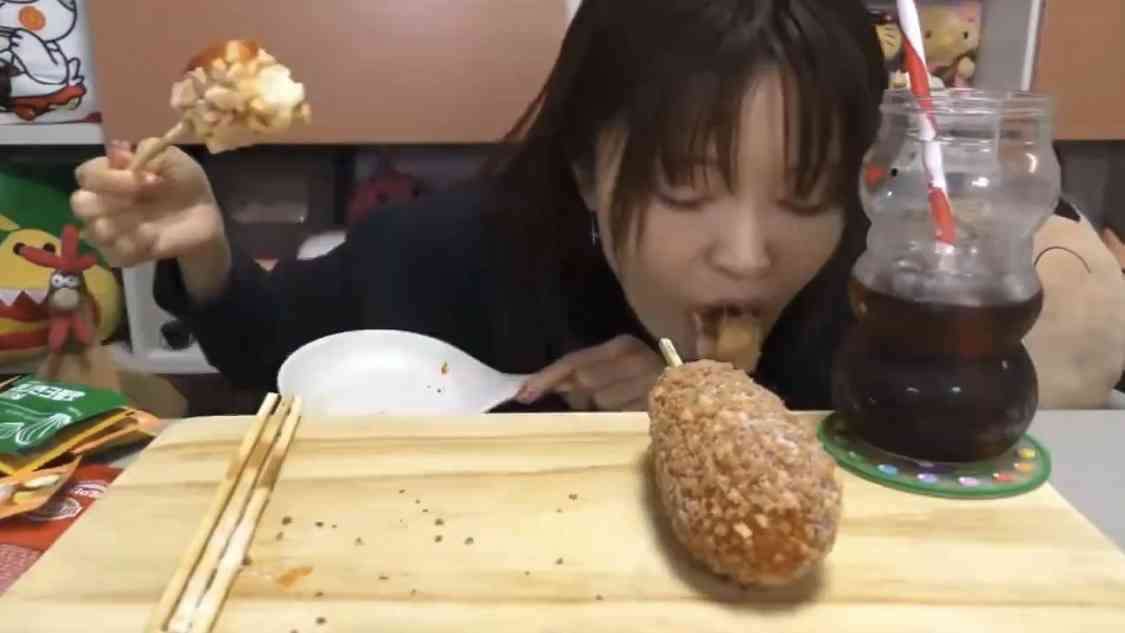 「大食いコンテンツ」は本当に必要？　人気YouTuberの「吐き捨て」動画が炎上　問題の本質