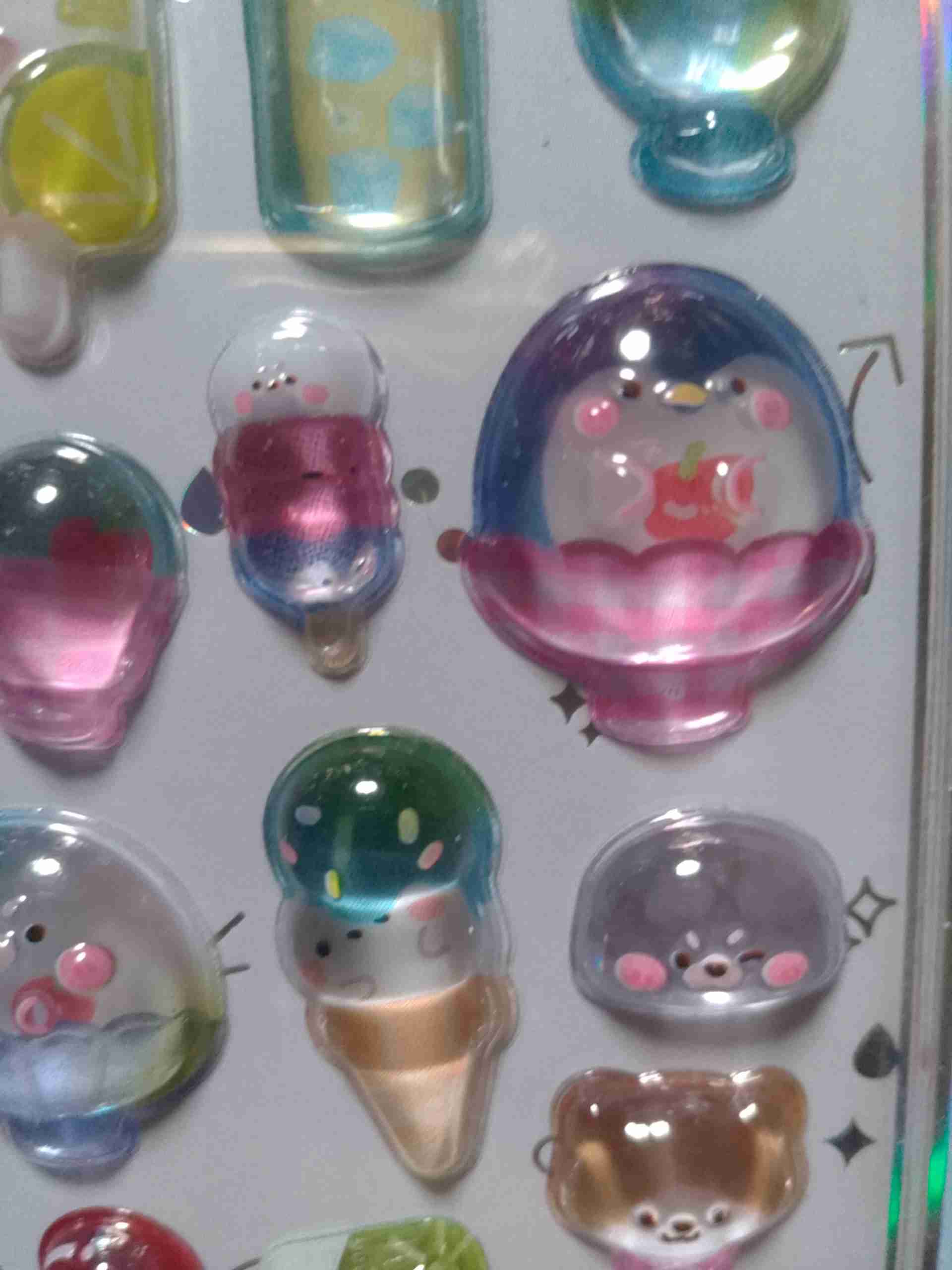 高額転売や模倣品も…ボンボンドロップシール人気はなぜここまで過熱したのか　｢平成女児｣の心を掴んだ〈シール交換〉ブームの実態